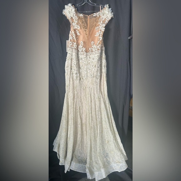 Mac Duggal 79268 NWT High Neck Shoulder Flower Detail Mermaid Gown - Picture 8 of 14